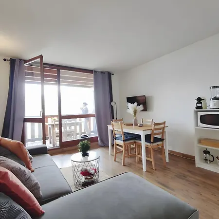 Au Coeur De Praloup 1500 アパート *